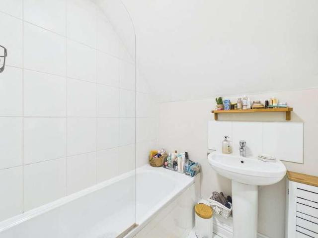 Flat for sale in Worthing, West Sussex