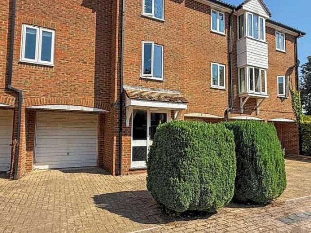 Flat for sale in Horseport, Ashurst Bridge
