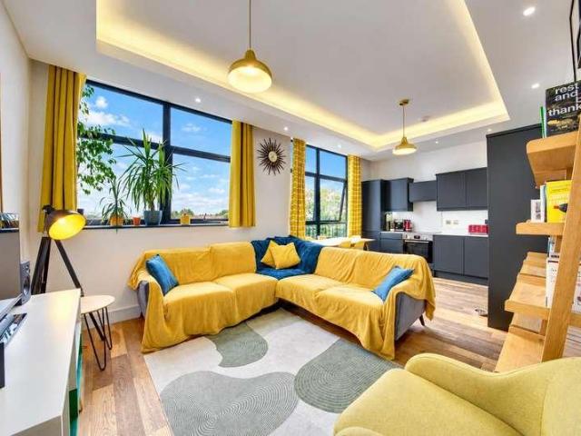 Flat for sale in London Borough of Barnet, Greater London