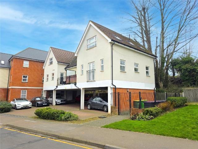 Flat for sale in Barling, Essex
