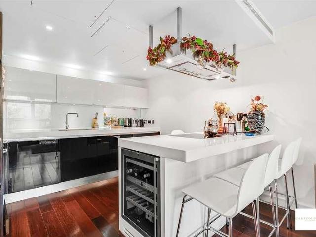 Flat for sale in Pimlico, Greater London