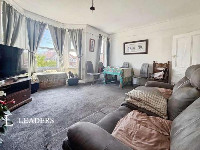 Flat for sale in Worthing, West Sussex