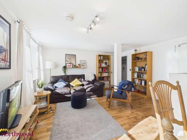Flat for sale in Evershot, Oxfordshire