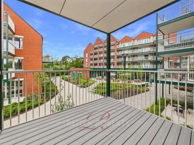 Flat for sale in Boughton, Cheshire