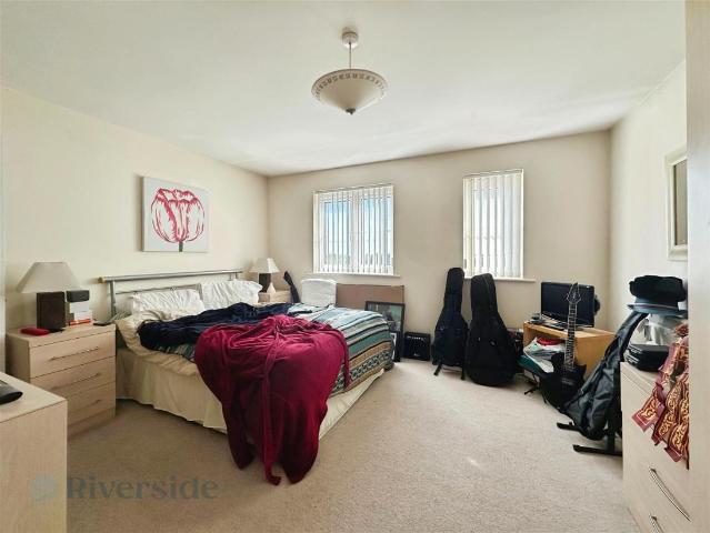 Flat for sale in Victoria Dock, Hull
