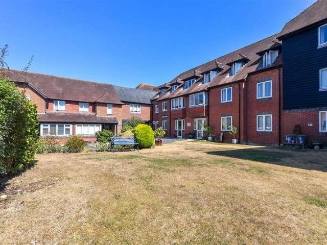 Flat for sale in Bridgefield, Kent