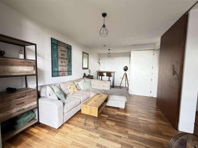 Flat for sale in Hulme, Georgia