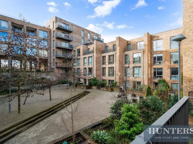 Flat for sale in London Borough of Hounslow, Greater London