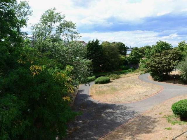 Flat for sale in Greater London
