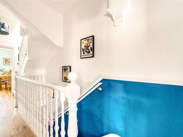 Flat for sale in Surbiton, Greater London
