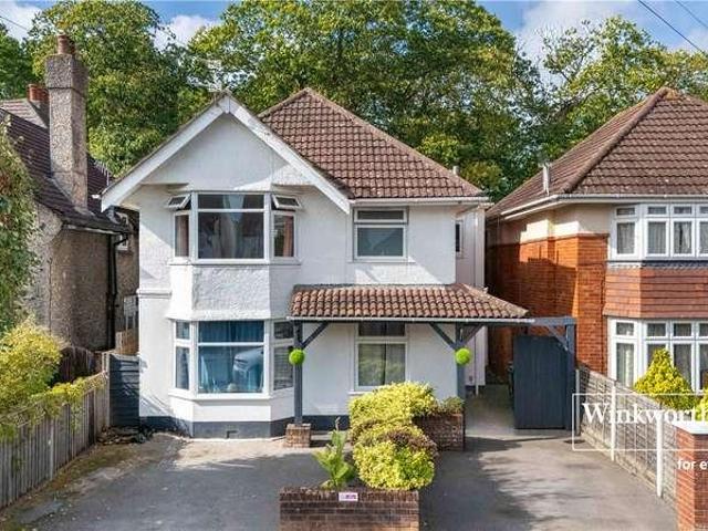 Flat for sale in Pokesdown, Bournemouth