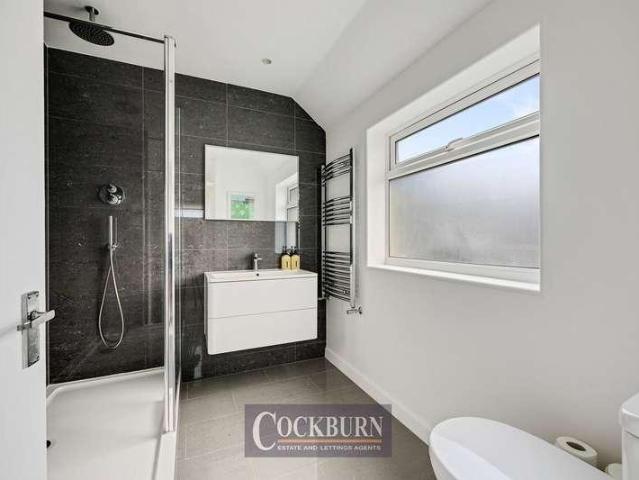 Flat for sale in Mottingham, Greater London