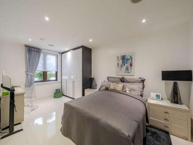 Flat for sale in Greater London