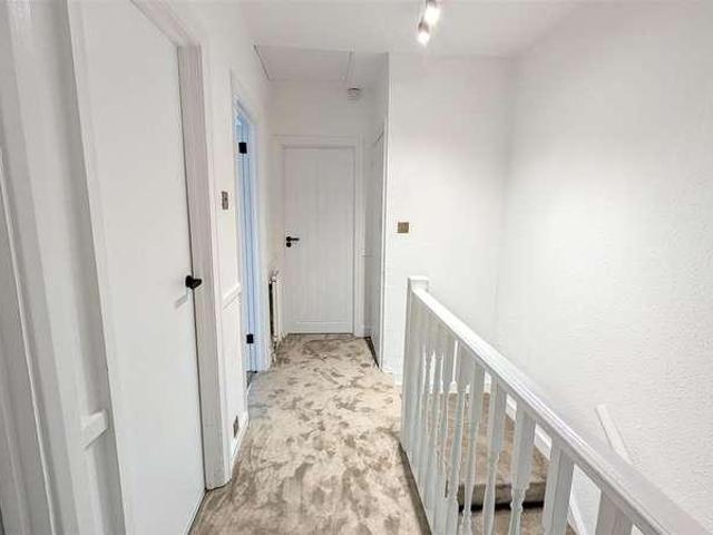 Flat for sale in Broadfields, Greater London
