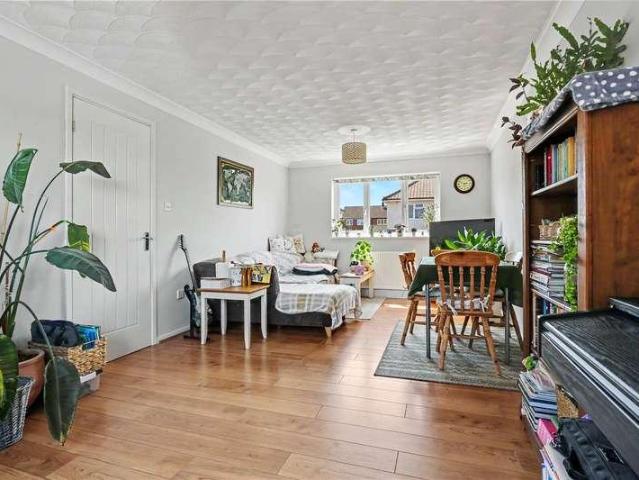 Flat for sale in Heigham Grove, East Bank