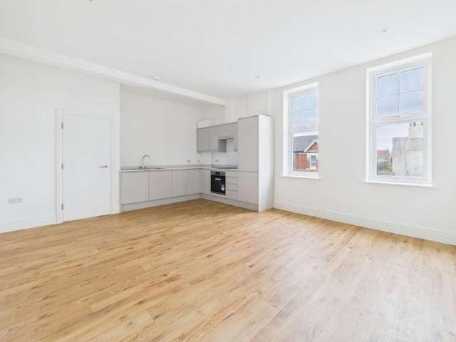 Flat for sale in Worthing, West Sussex