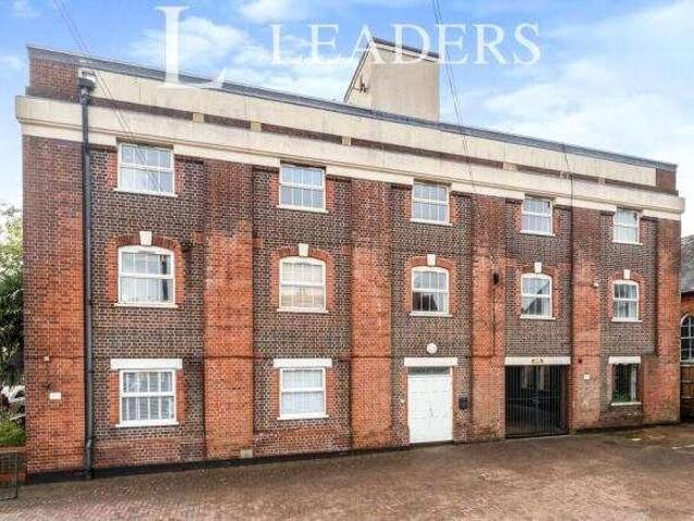 Flat for sale in Sandown Park, Kent