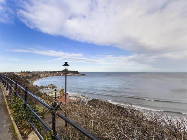 Flat for sale in South Cliff, Kepwick