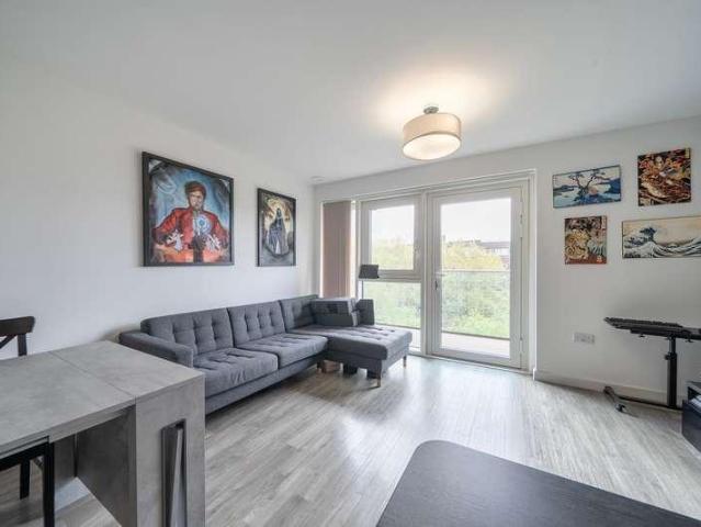 Flat for sale in London Borough of Lewisham, Greater London