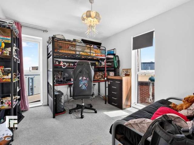 Flat for sale in Barry Island, Barry