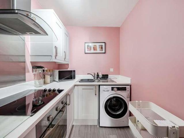 Flat for sale in Feckenham, City Of Bristol