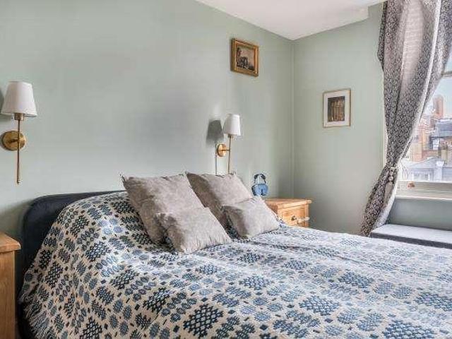 Flat for sale in Notting Hill, Greater London