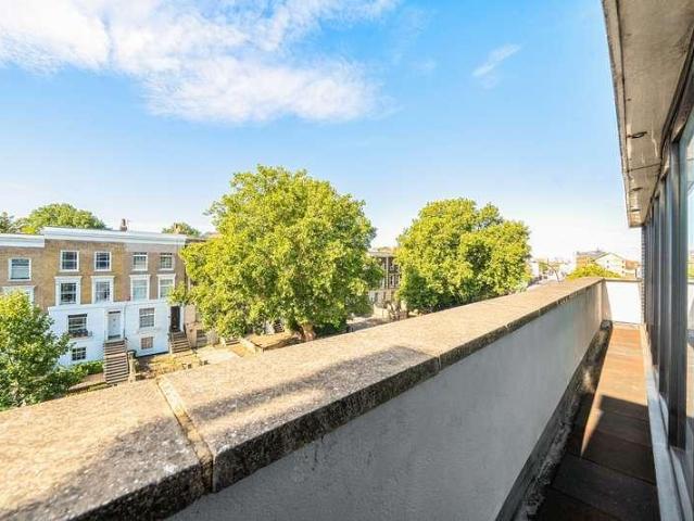 Flat for sale in London Borough of Lewisham, New Cross