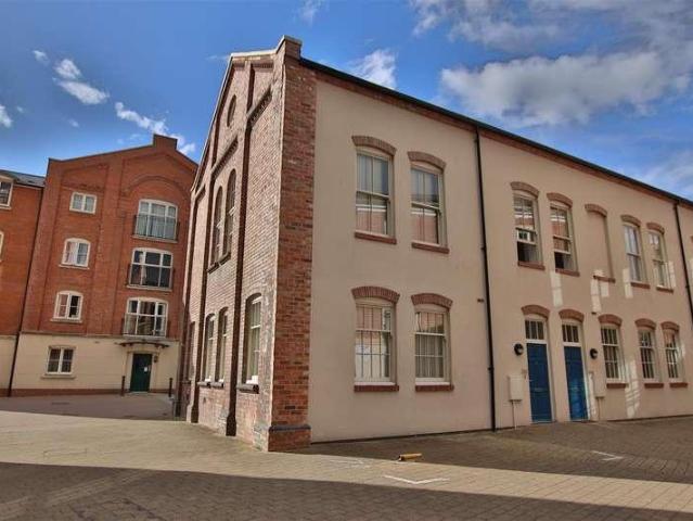 Flat for sale in Diglis, Worcestershire