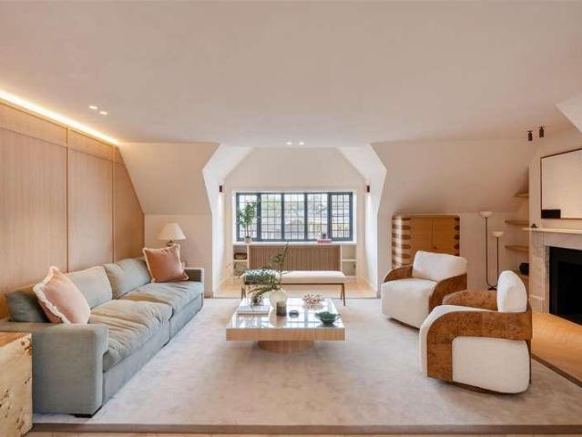 Flat for sale in Chelsea, Greater London