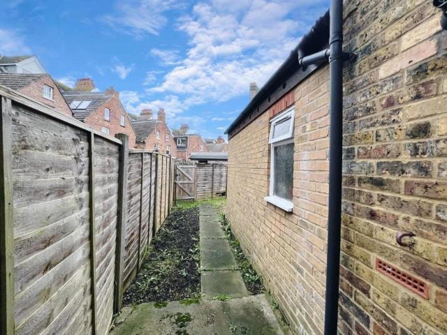 Flat for sale in Folkestone, Foord