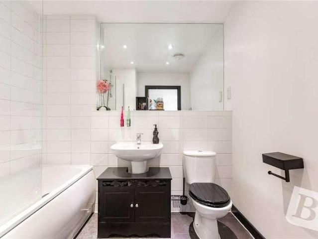 Flat for sale in Wickford