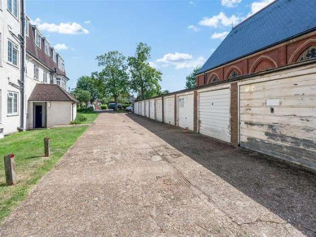 Flat for sale in Greater London