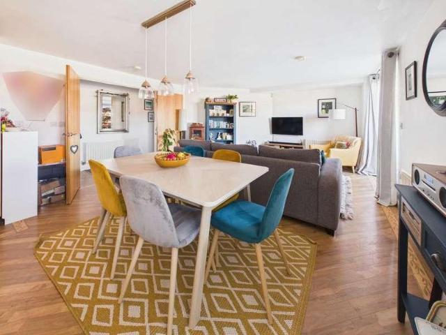 Flat for sale in Kingston Buci, Fishersgate
