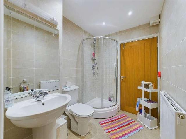 Flat for sale in Great Malvern, Link Top