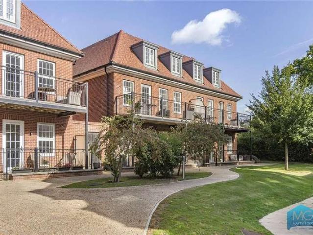 Flat for sale in High Barnet, Isle Of Man