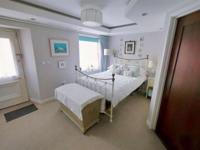 Flat for sale in West Worthing, Worthing