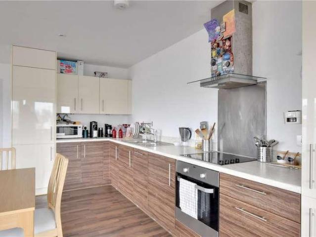 Flat for sale in East Greenwich, Greater London