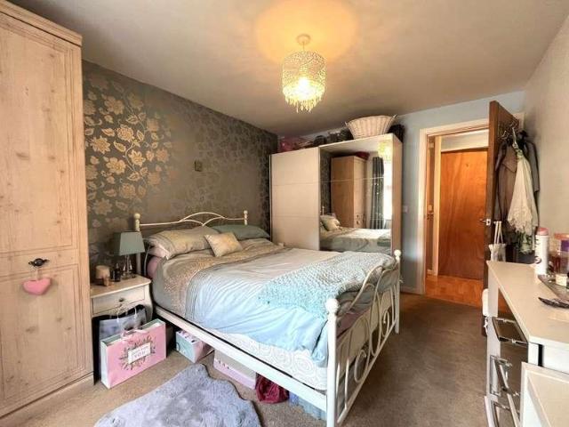 Flat for sale in Southport, Sefton