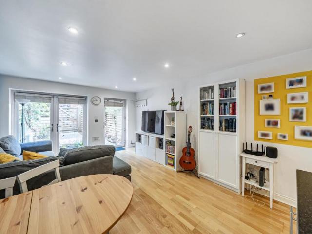 Flat for sale in London Borough of Lewisham, Greater London