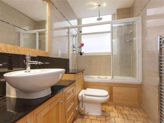 Flat for sale in Seven Dials, Bloomsbury