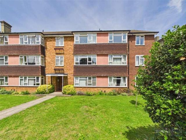 Flat for sale in Royal Borough of Kingston upon Thames, Greater London
