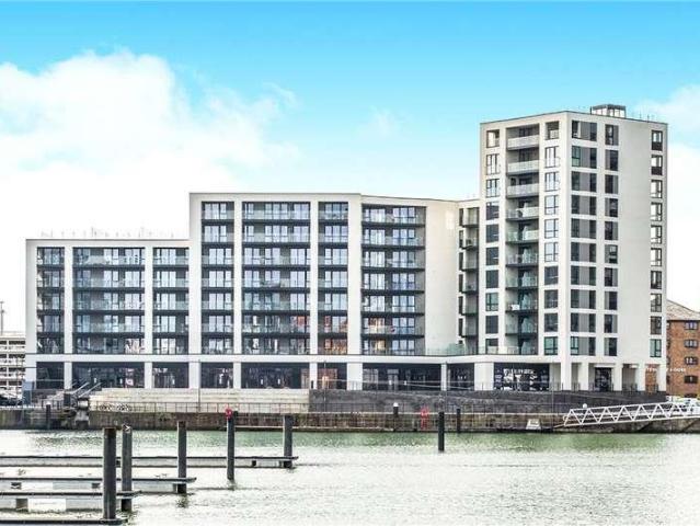 Flat for sale in Ocean Village, City Of Southampton
