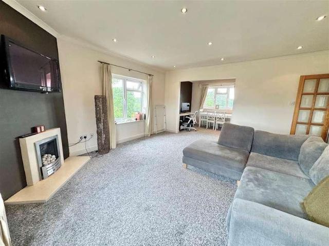 Flat for sale in Alderley Edge