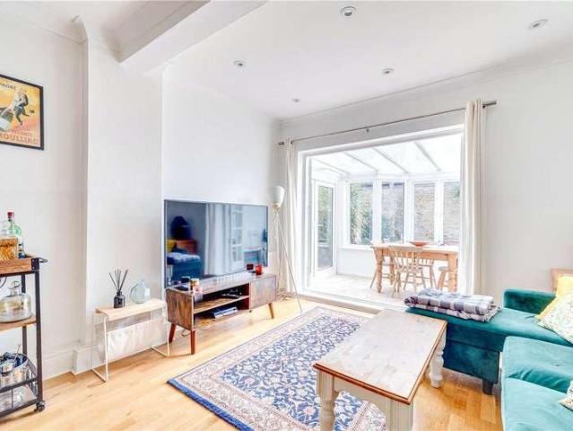 Flat for sale in Fulham, Greater London