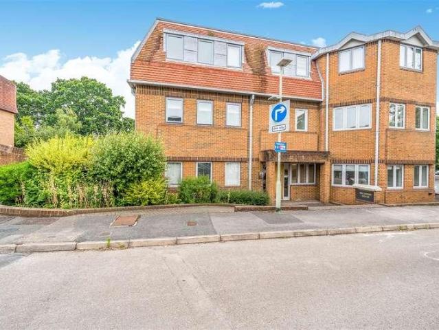 Flat for sale in Wokingham