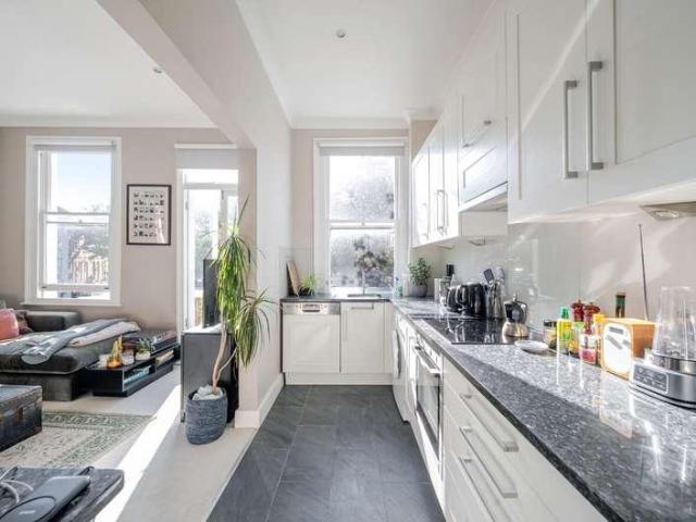 Flat for sale in South Hampstead, Greater London