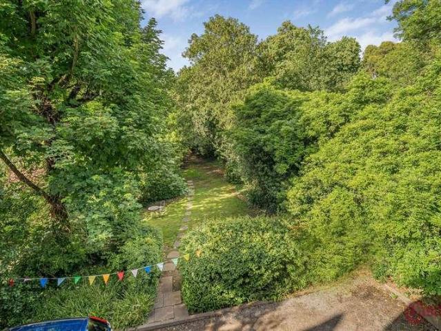 Flat for sale in Crouch Hall Park, Greater London