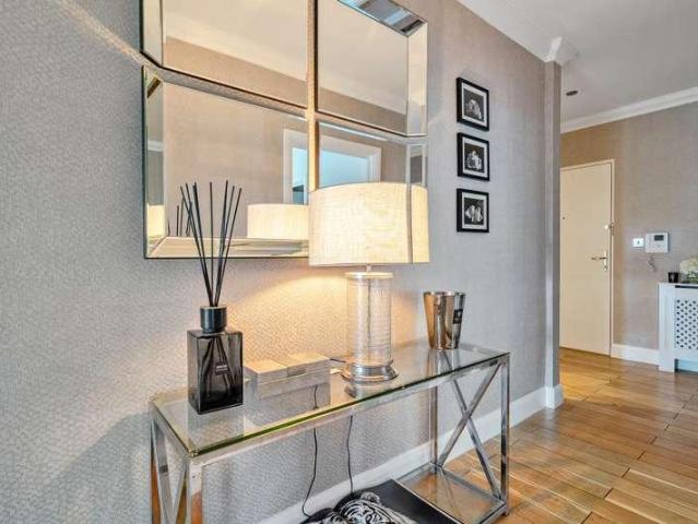 Flat for sale in Windsor, Sunninghill and Ascot
