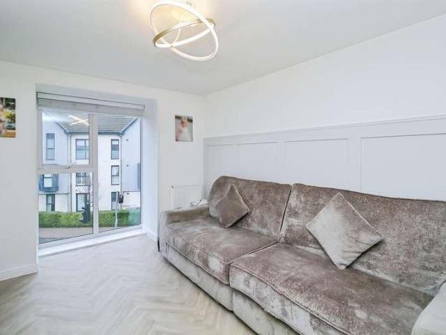 Flat for sale in Barry Island, Barry