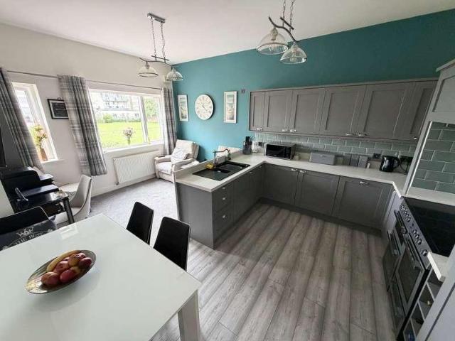 Flat for sale in Livermead